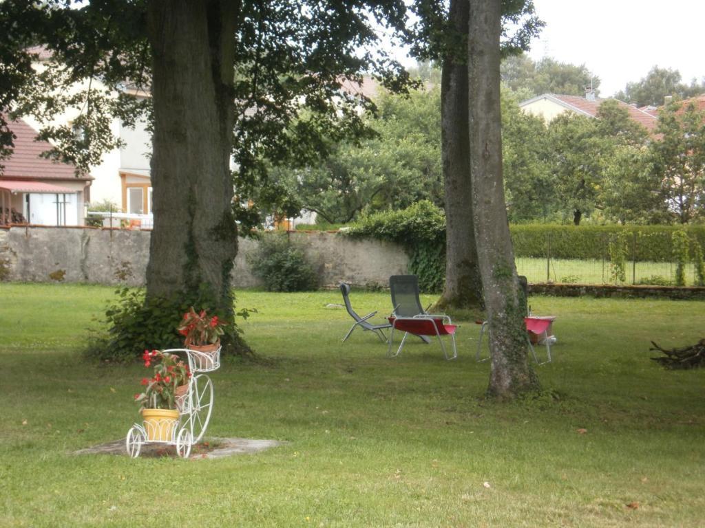 Le Jardin Des Lys Bed & Breakfast Gemmelaincourt Exterior foto